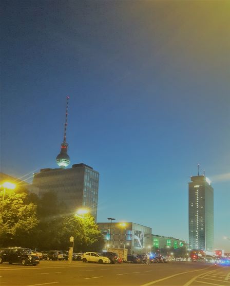 Berlin in der Abenddämmerung kurz vor Observationsbeginn Observationsbeginn Berlin Alexanderplatz