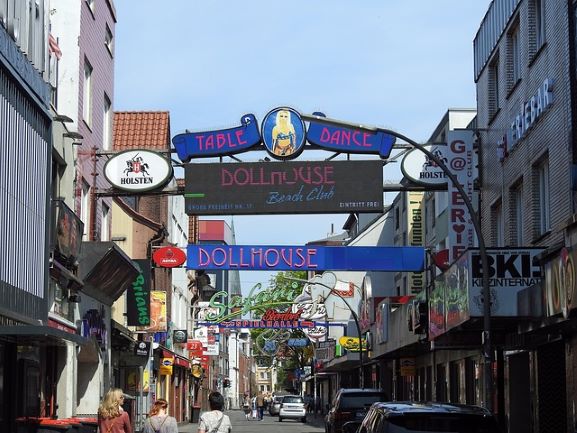 Detektiv Observation auf der Hamburger Reeperbahn Detektiv-Einsatz Hamburg Reeperbahn